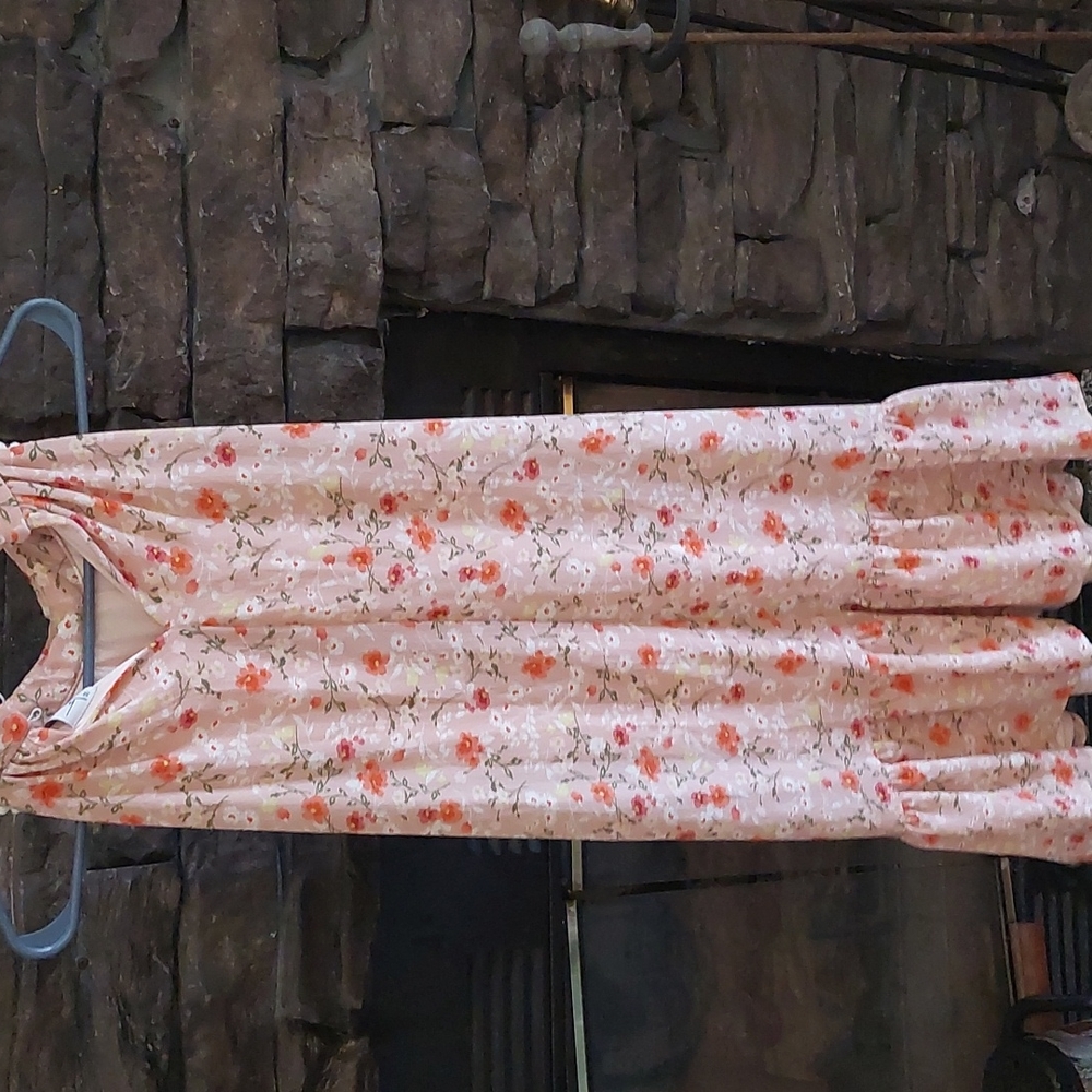 Halter dress - Picture 2 of 2
